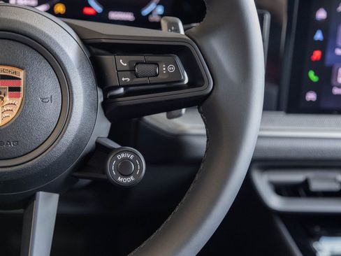 Certified 2026 Porsche Cayenne Coupe image 16