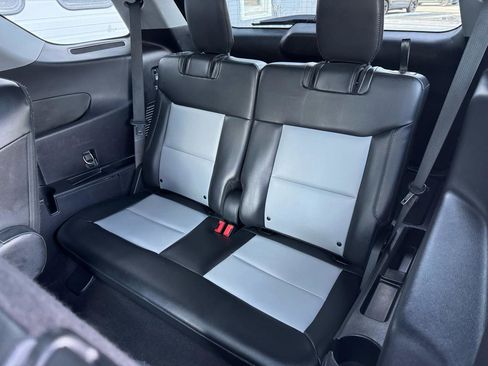 Used 2022 Ford Explorer XLT w/ Equipment Group 202A image 11