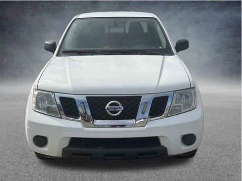 Used 2020 Nissan Frontier SV RWD image 2
