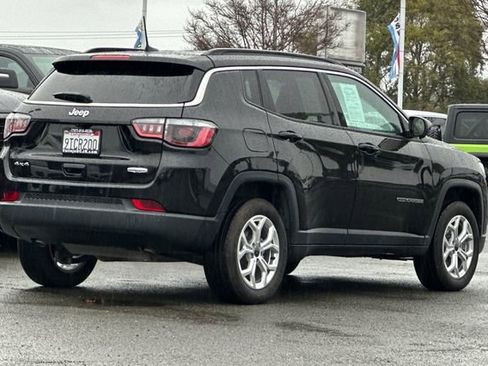 Used 2025 Jeep Compass Latitude w/ Convenience Group image 4