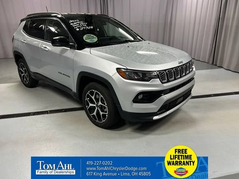 Used 2025 Jeep Compass Limited AWD/4WD image 1