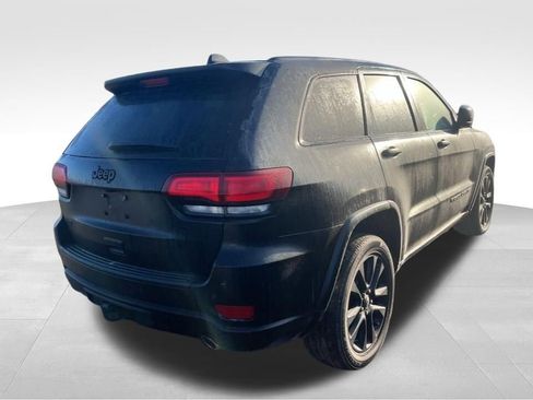 Used 2022 Jeep Grand Cherokee Altitude image 2