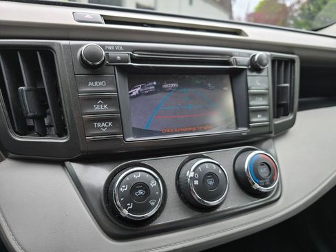 Used 2013 Toyota RAV4 LE AWD/4WD image 17