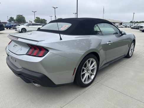Used 2024 Ford Mustang GT Premium image 6
