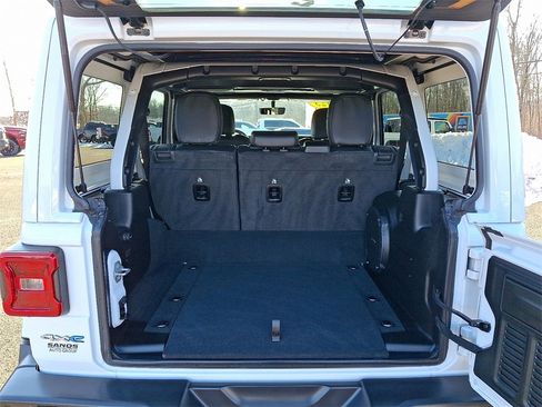 Used 2023 Jeep Wrangler Unlimited Sahara w/ Cold Weather Group image 28