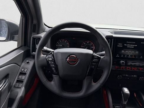 Used 2025 Nissan Frontier PRO-4X AWD/4WD image 12