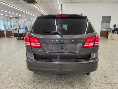 Used 2020 Dodge Journey SE FWD image 6