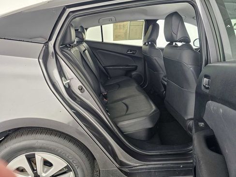 Used 2017 Toyota Prius Four image 12