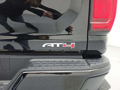 Used 2025 GMC Canyon AT4 w/ AT4 Premium Package AWD/4WD image 56