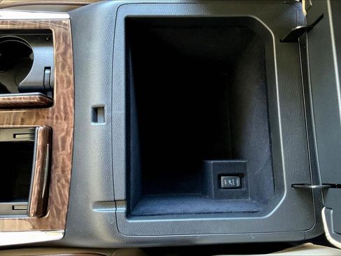 Used 2020 Nissan Armada Platinum w/ Captain's Chairs Package image 16