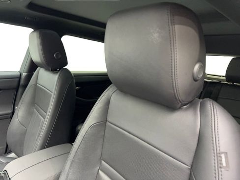 Used 2025 Land Rover Range Rover Evoque S image 27