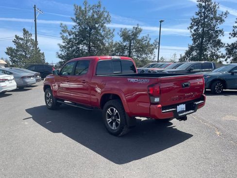 Used 2019 Toyota Tacoma TRD Sport w/ Technology Package AWD/4WD image 3