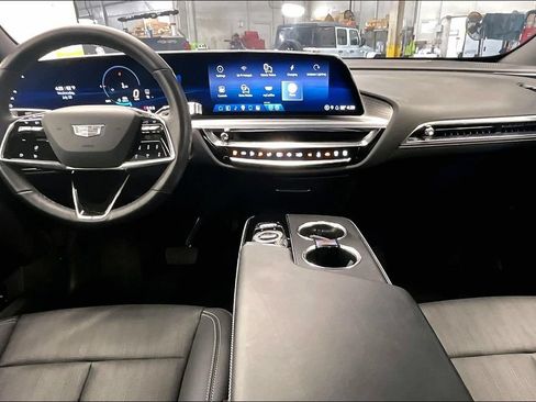 Used 2024 Cadillac Lyriq Luxury RWD image 14