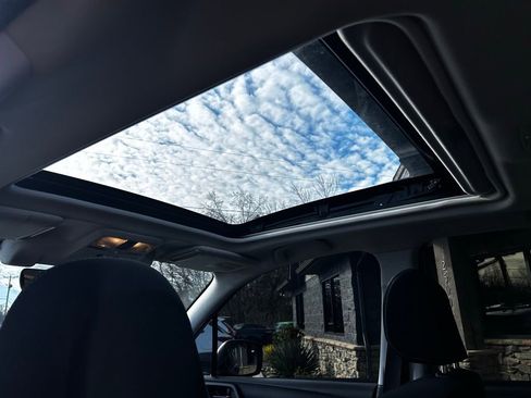 Used 2017 Subaru Forester 2.5i Premium image 18