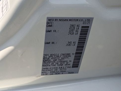Used 2025 Nissan Altima 2.5 SR FWD image 35