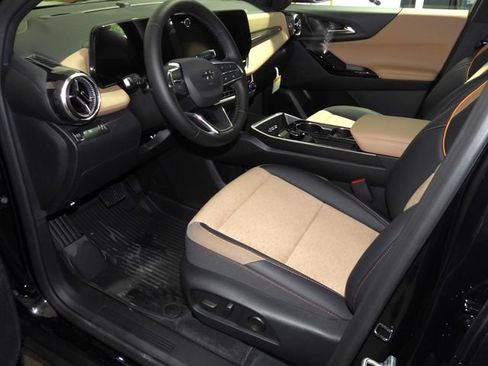 New 2026 Chevrolet Equinox ACTIV w/ Convenience Package III FWD image 31