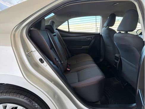 Used 2018 Toyota Corolla LE FWD image 13