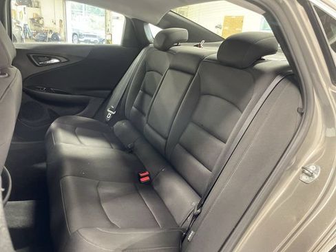 Used 2018 Chevrolet Malibu LT FWD image 23
