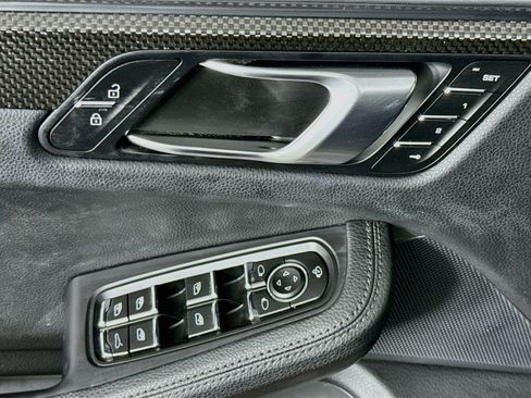 Used 2023 Porsche Macan AWD/4WD image 21