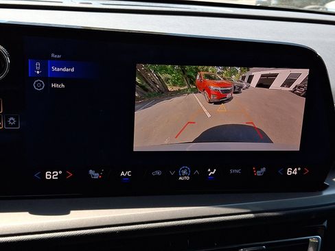 Certified 2026 Chevrolet Traverse LT AWD/4WD image 21