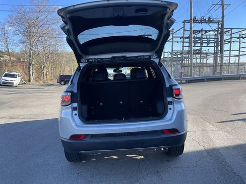 Used 2024 Jeep Compass Limited AWD/4WD image 13