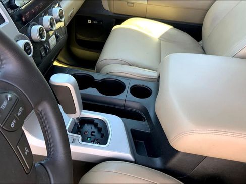 Used 2008 Toyota Sequoia Limited RWD image 16