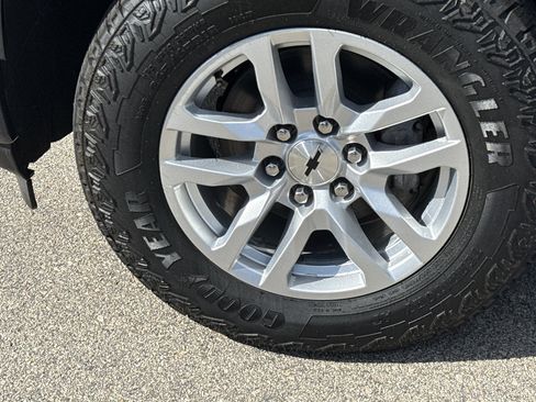 Used 2021 Chevrolet Silverado 1500 RST AWD/4WD image 10