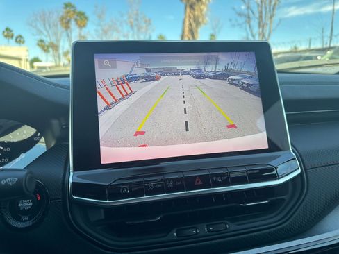 Used 2025 Jeep Compass Trailhawk image 23