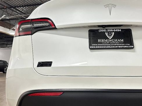 Used 2023 Tesla Model Y Long Range AWD/4WD image 14