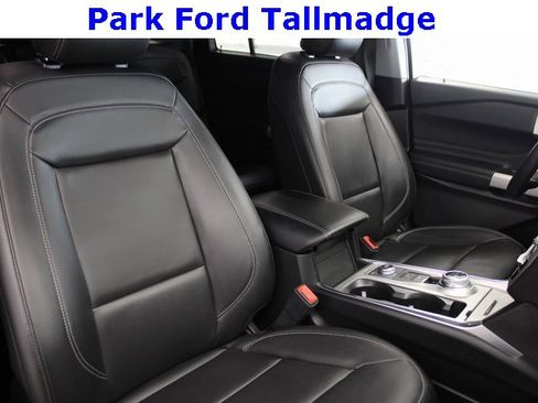 Used 2022 Ford Explorer XLT w/ Equipment Group 202A image 22