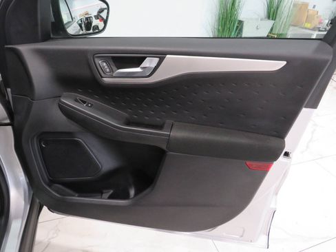 Used 2020 Ford Escape SE FWD image 26