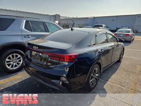 Used 2024 Kia Forte LXS FWD image 2