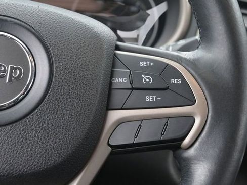Used 2016 Jeep Cherokee Limited AWD/4WD image 29