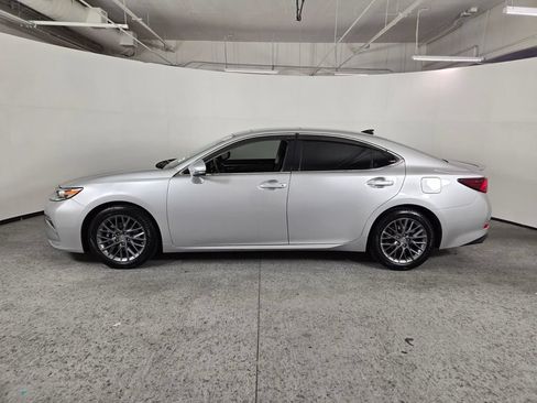 Used 2018 Lexus ES 350 w/ Navigation System Package FWD image 4