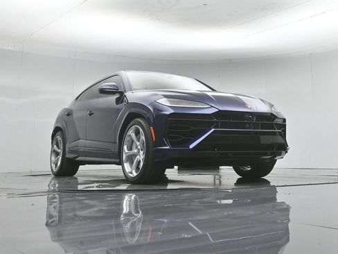 Used 2026 Lamborghini Urus SE AWD/4WD image 48