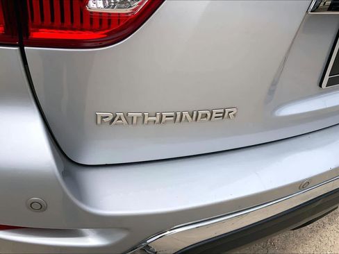 Used 2019 Nissan Pathfinder SV FWD image 30
