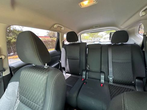 Used 2017 Nissan Rogue S image 8