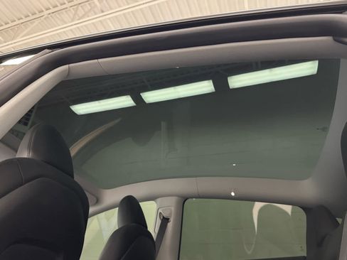 Used 2024 Tesla Model Y Long Range image 36