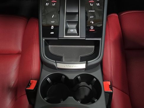 Certified 2025 Porsche Macan GTS AWD/4WD image 20