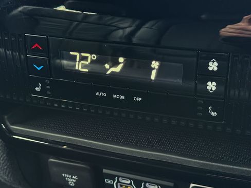 Used 2022 Jeep Wagoneer Series III image 27