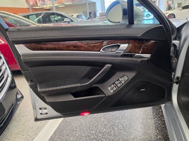 Used 2015 Porsche Panamera w/ Premium Package Plus RWD image 30
