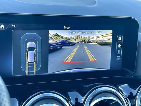 Used 2025 Mercedes-Benz GLA 250 4MATIC image 18