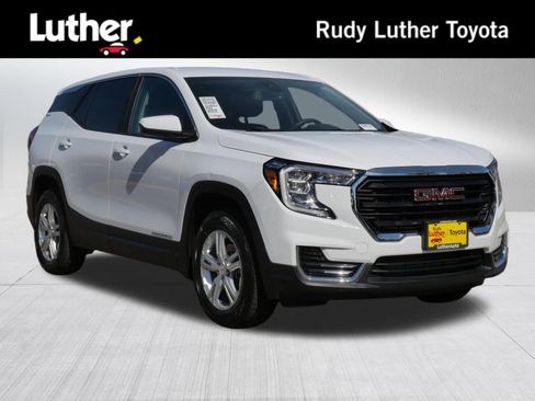 Used 2024 GMC Terrain SLE AWD/4WD image 1