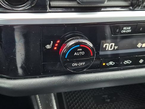 Used 2025 Nissan Pathfinder SL AWD/4WD image 20