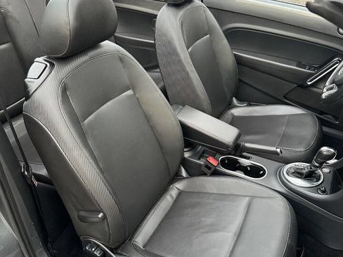 Used 2014 Volkswagen Beetle 1.8T image 38