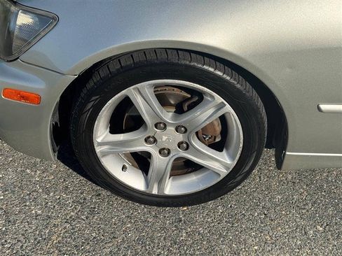 Used 2004 Lexus IS 300 RWD image 10