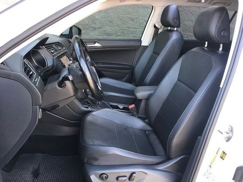 Used 2018 Volkswagen Tiguan SEL FWD image 6