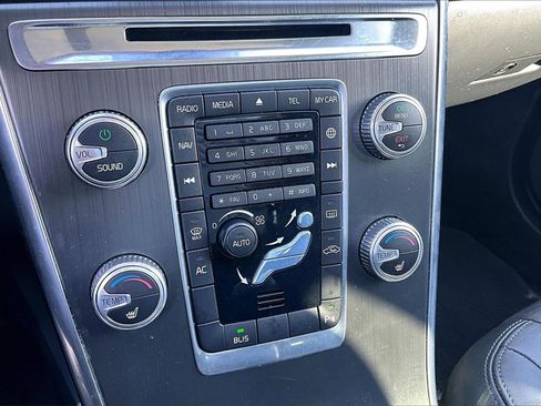 Used 2016 Volvo XC60 T5 Premier w/ Protection Package image 25