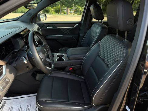 Used 2024 GMC Acadia Denali w/ Super Cruise Package FWD image 10