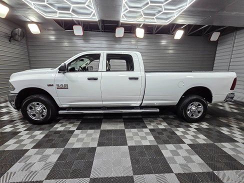 Used 2018 RAM 2500 Tradesman w/ Chrome Appearance Group AWD/4WD image 8